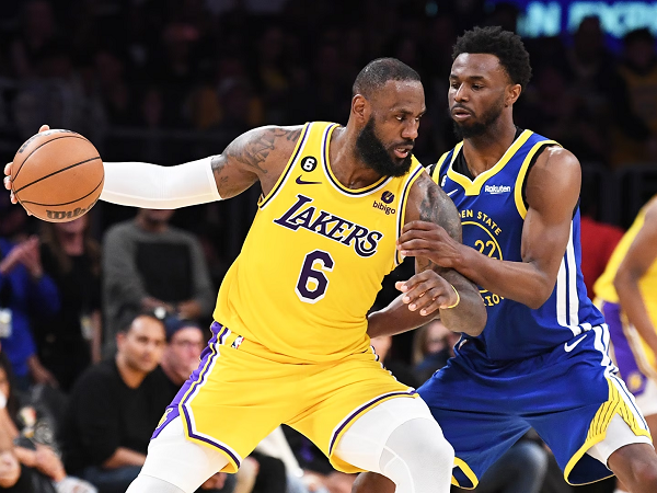 Darvin Ham prediksi LeBron James untuk terus berlaga hingga 50 tahun.