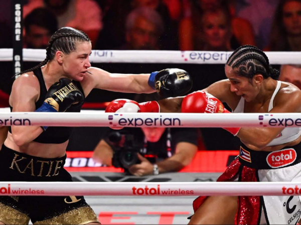 Tidak seperti dua pertarungan sebelumnya, Katie Taylor (kiri) dan Amanda Serrano kali ini menunjukkan kehati-hatian dan gerakan yang terukur sepanjang 10 ronde. (Foto: Fight TV)