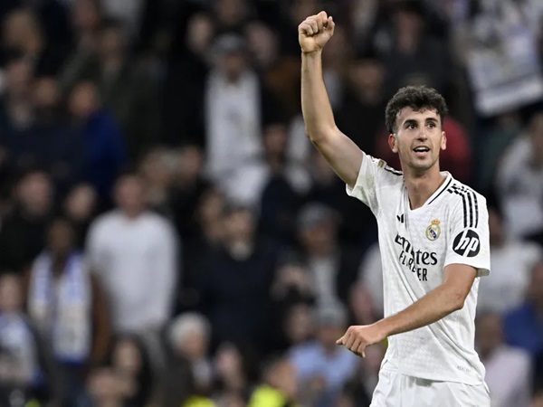 Real Madrid Beri Como Lampu Hijau untuk Gaet Jacobo Ramon