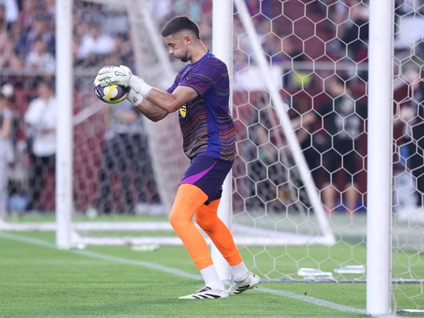 Joan Garcia Soroti Kerja Sama Tim Khususnya Lini Belakang Barcelona