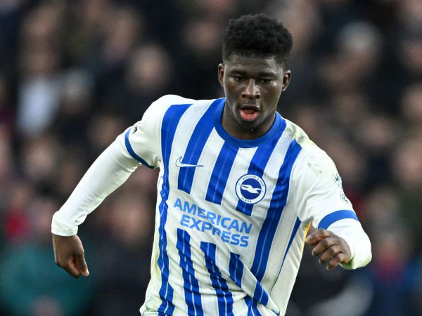 Manchester United Mundur dari Perburuan Carlos Baleba